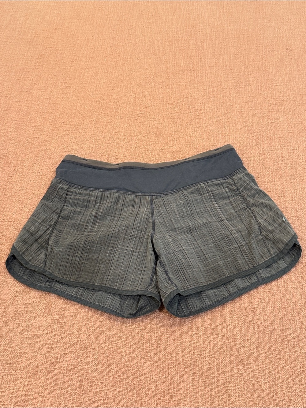 Lulu 🍋 size 4 STAINED Plaid Charcoal Athletic Shorts